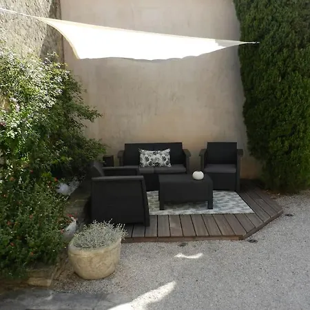 Le Maset Des Aires: Luberon Views With Summer Jacuzzi Apartment Maubec (Vaucluse)